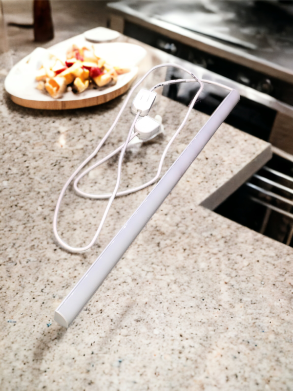 Lámpara LED Esquinero Autoadherible 50cm