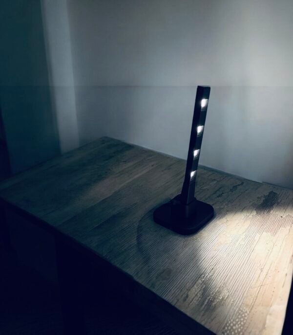 Lámpara LED de Escritorio Moderna Luz Fria Puntual Nocturna